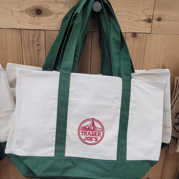 GREEN! Trader Joe's Large Tote - Canvas, Reusable - NWT - Picture 1 of 4